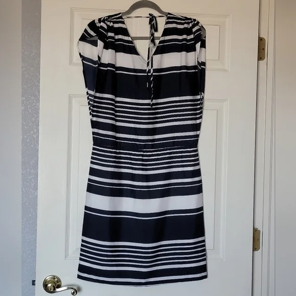 Navy/White Double V Dress 👗 - Picture 2 of 5